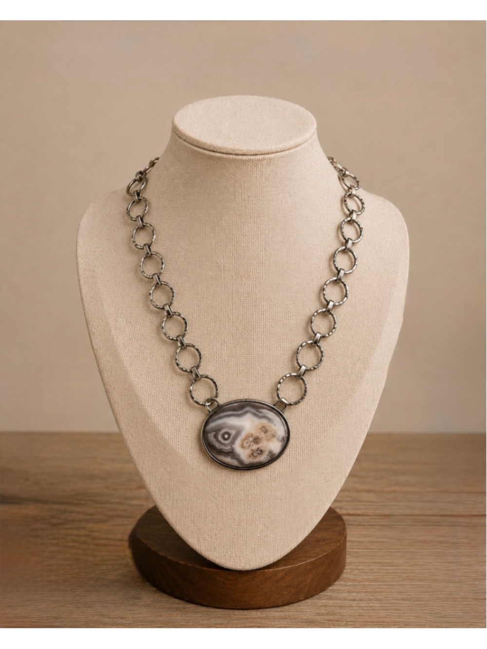 Silver Tone Hammered Link Necklace with Banded Agate Statement Pendant